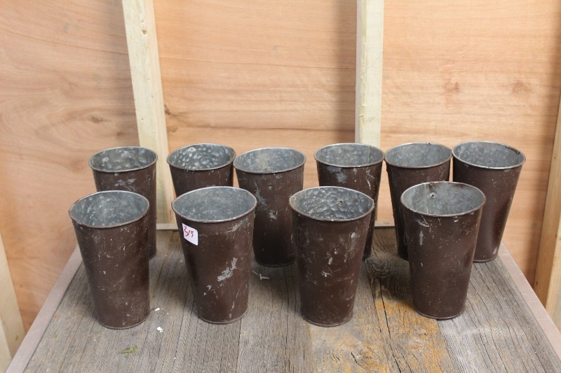 lot 313 image: Lot of Metal Pots