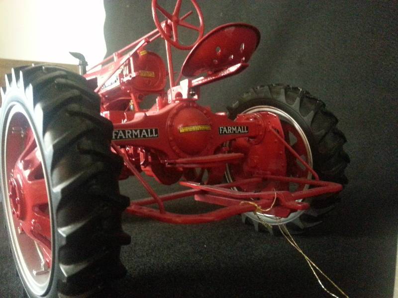 lot 1 image: Franklin Mint Precision Model McCormick-Deering 1937 Farmall F-20 Tractor ... Great Detail
