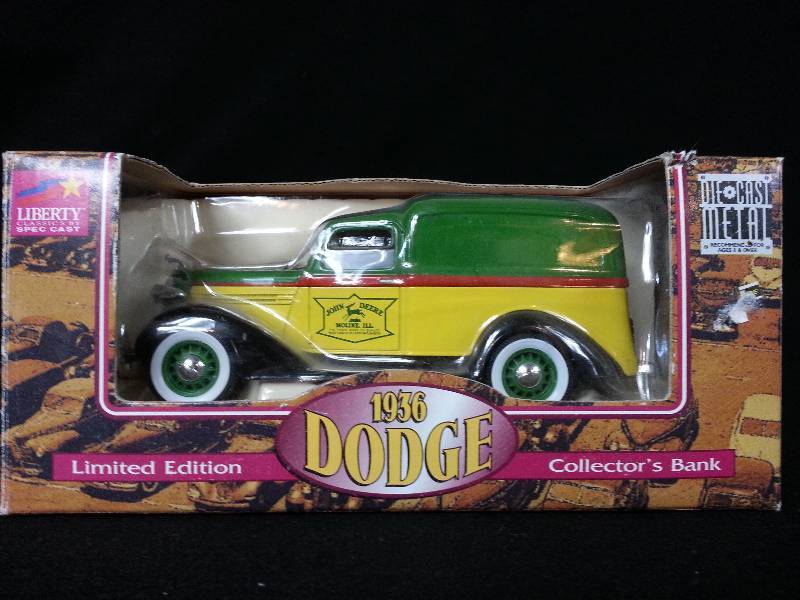 lot 9 image: Liberty John Deere 1936 Dodge Die-Cast Coin Bank