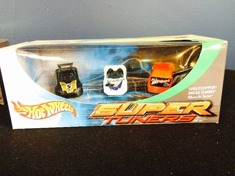 lot 34 image: Lot of (3) Hot Wheels Super Tuners