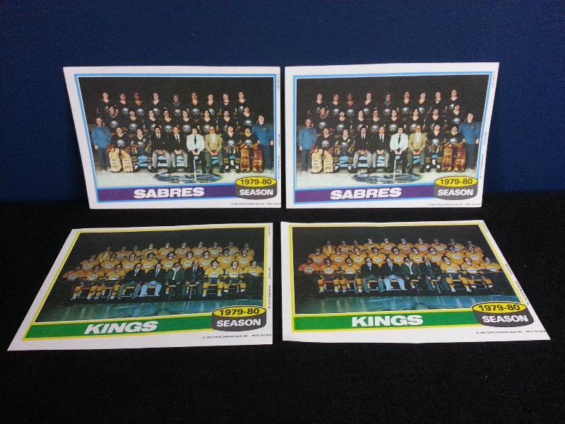 lot 127 image: 1980 Topps Team Pin-ups Hockey - Sabres & Kings