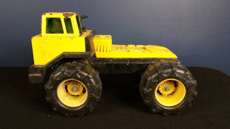lot 179 image: Large Vintage Tonka Truck