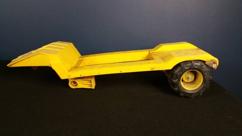 lot 180 image: Large Plastic Vintage Tonka Trailer