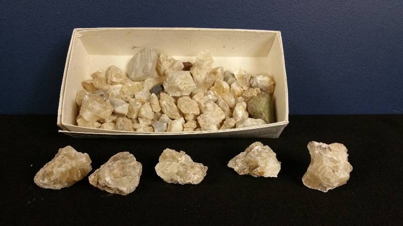 lot 182 image: Nice Sized Crystalline Mineral Rocks