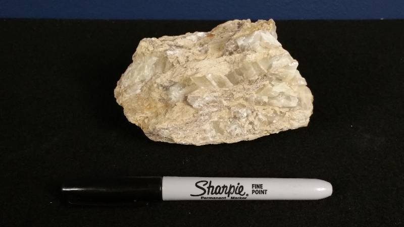 lot 183 image: Large Piece of Crystalline Mineral Rock