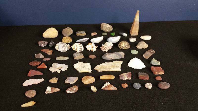 lot 185 image: Assorted Group of Rocks, Minerals, Seashells, and More