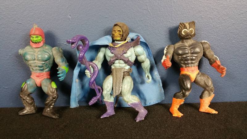 lot 202 image: Vintage Skeletor & Minions Action Figures