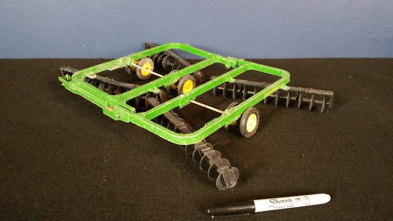 lot 228 image: Vintage John Deere Flex Disc 116 - Metal