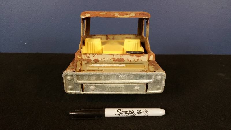 lot 236 image: Vintage Ertl Structo Truck w Complete Cab