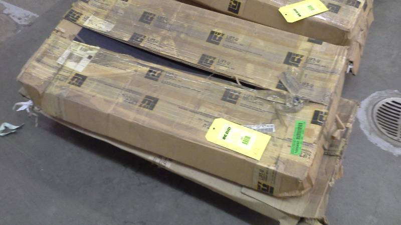 (2) BARRIER WHEELCHAIR LIFT LIFT-U D184-0061