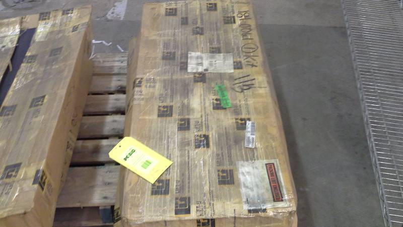 (2) BARRIER WHEELCHAIR LIFT LIFT-U D184-0061