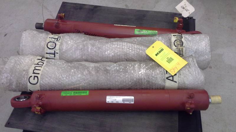 (4) CYLINDER ARTIC TURNTABLE LH & RH 1994 NEW FLYER