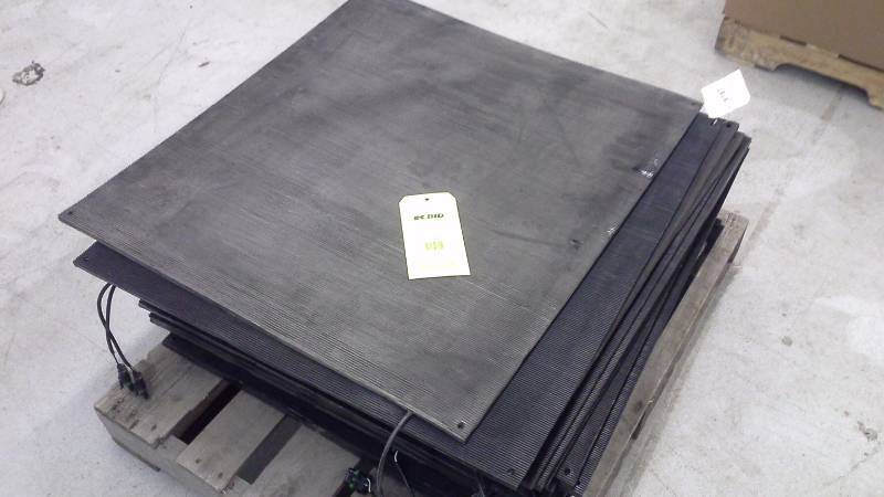 (25) SWITCH WHEELCHAIR LIFT MAT ASSY 28-12 X 25-12 ROADSIDE LIFT-U B373-0083