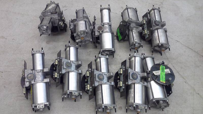 (10) CYLINDER ENTRANCE DOOR GILLIG  82-00499-000 59360306-02