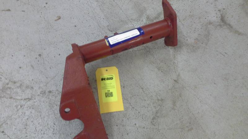 (1) BRACKET BRAKE CAM & CHAMBER MTG. LREAR GILLIG 82-07936-001