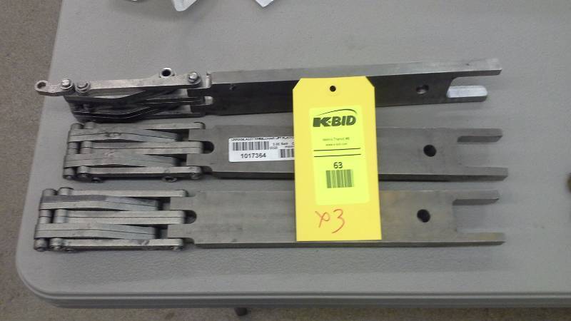 (3) LINKAGE ASSY WHEELCHAIR LIFT PLATFORM GILLIG  51-08  B73-4224
