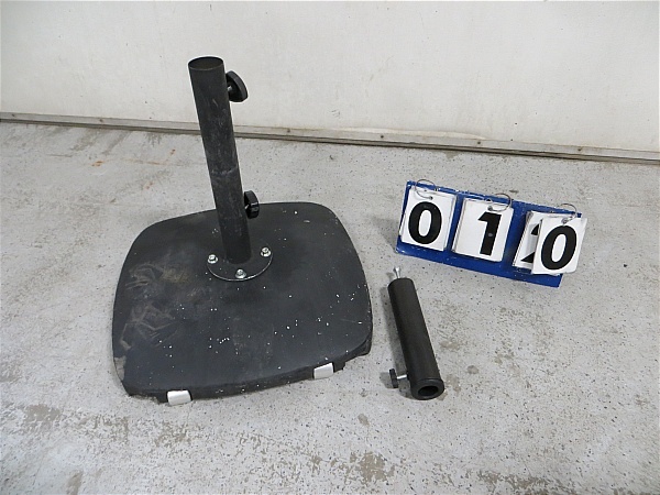 lot 10 image: Umbrella Stand