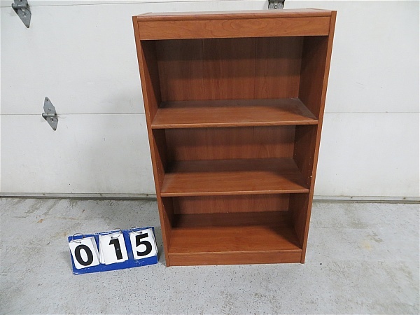 lot 15 image: Shelf