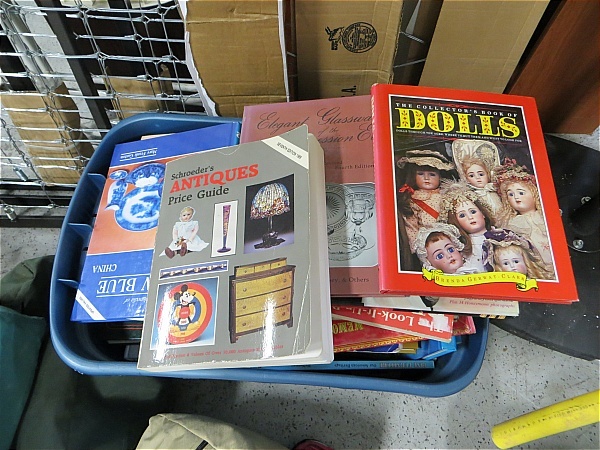 lot 34 image: Lot of Books about Antiques and More