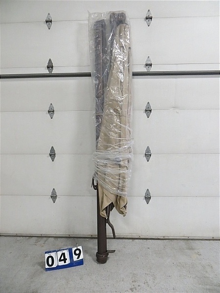 lot 49 image: 11 ft. Offset Patio Umbrella