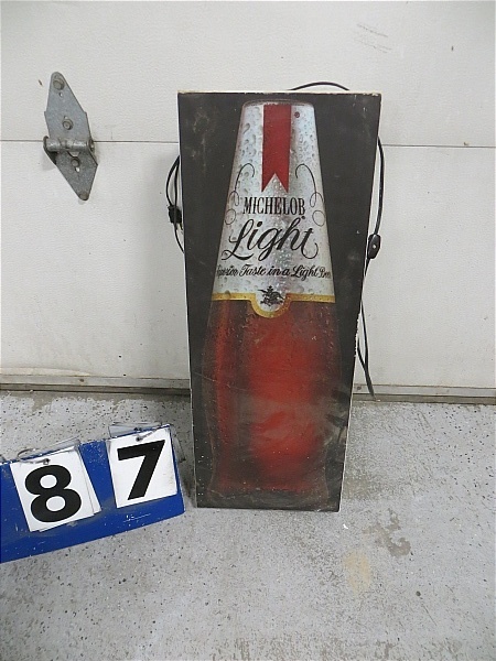 lot 87 image: Michelob Light Sign