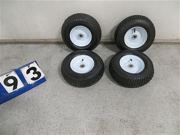 lot 93 image: Set of 4 small tiresrims