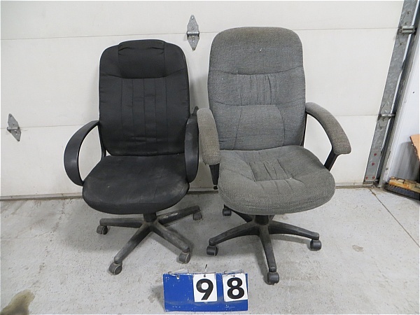 lot 98 image: 2 Office Chairs