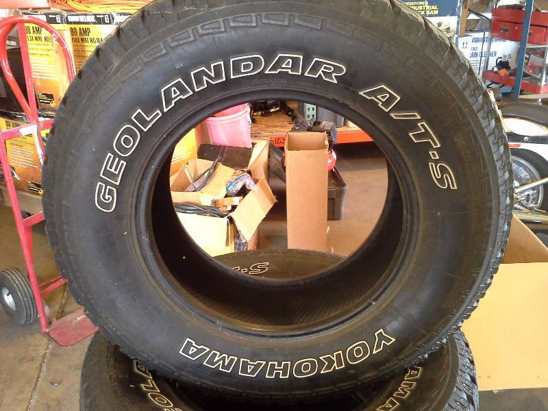 lot 38 image: 4 - Yokohama Geolander Tires