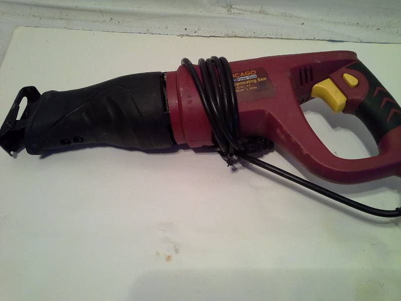 lot 46 image: 6 Amp Heavy Duty Variable Speed Rotating Handle Reciprocating Saw