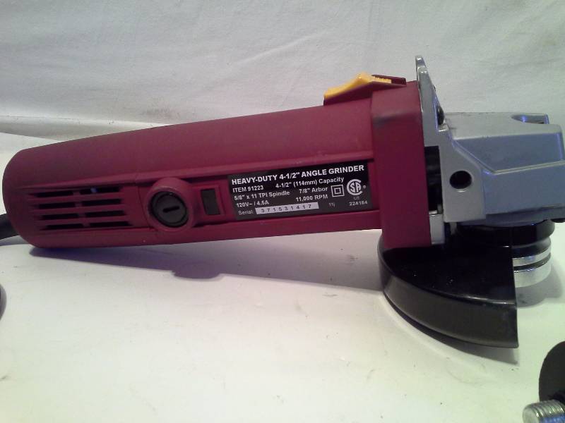 lot 52 image: 4-12 in. 4.5 Amp Heavy Duty Angle Grinder