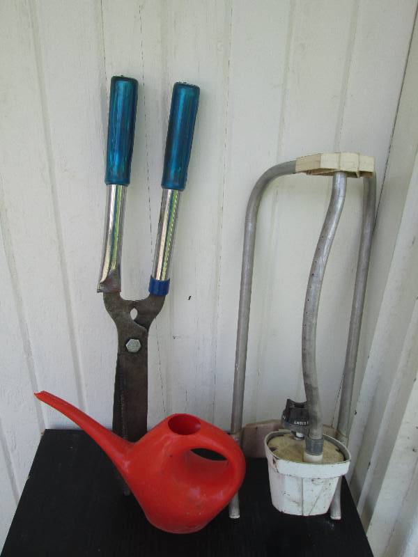 Lawn Sprinkler, Hedge trimmer, wate...