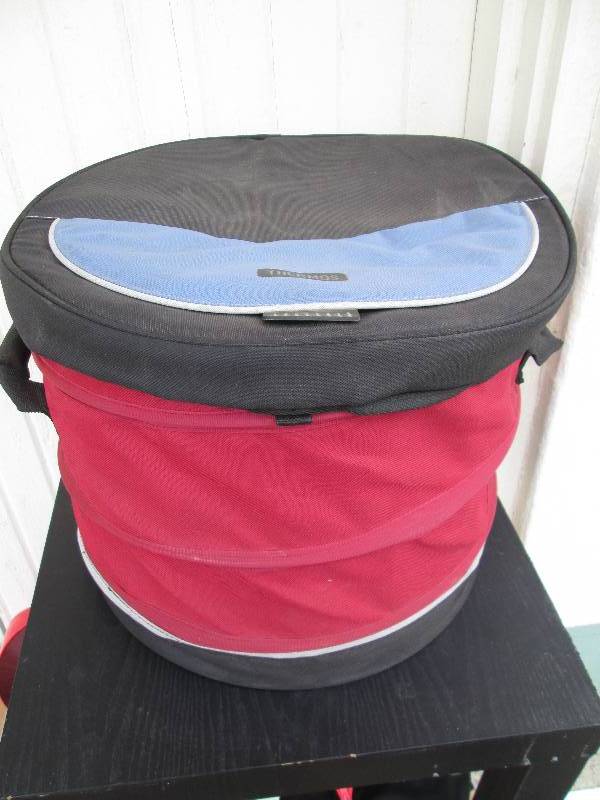 Fold up cooler thermos, holds 24 ca...
