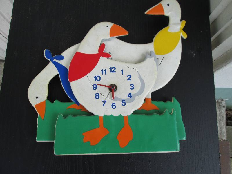Kitchen clock with geese - works...