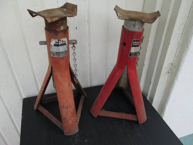 Pair of 3000 lb. heavy duty jack st...