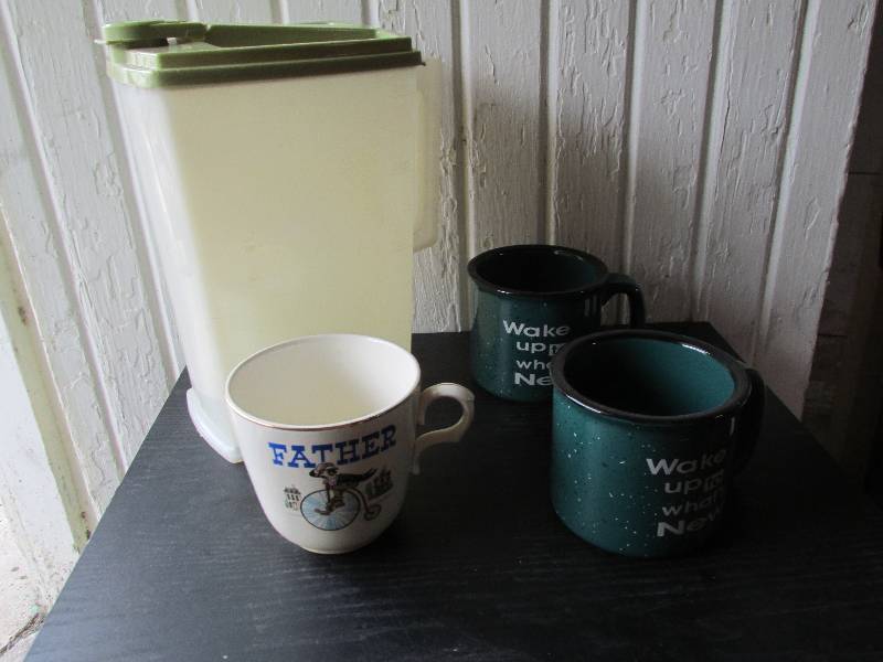 4 quart pitcher, 1 large coffee mug...
