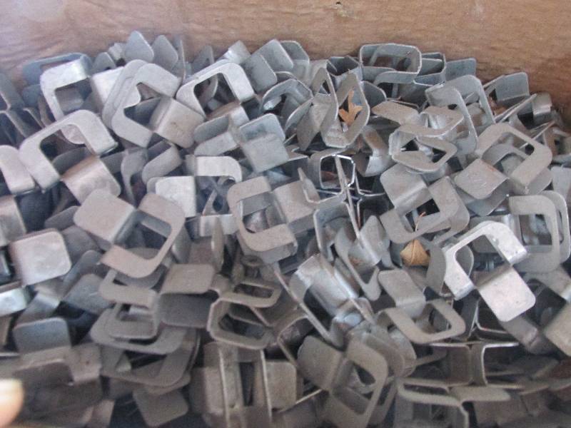 200 12 sheathing clips...