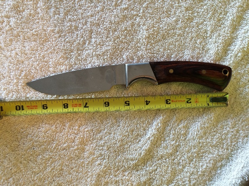 Beautiful SCI Knife Includes wood box