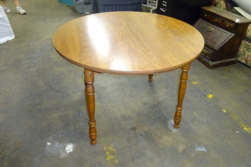 42 round Table