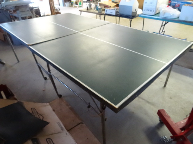 lot 4 image: Ping pong table