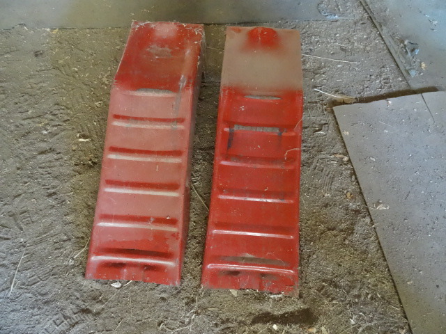 lot 14 image: Car ramps