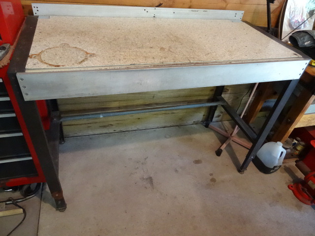 lot 17 image: Work bench