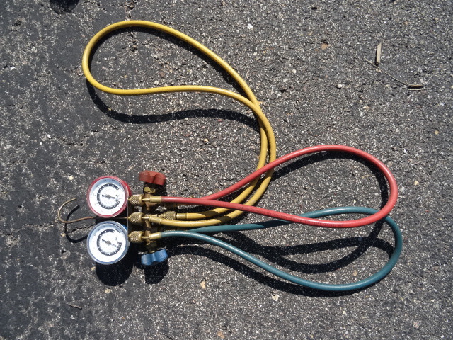 lot 25 image: Ac test gauge set