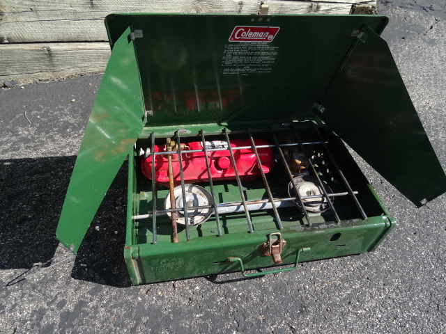 lot 28 image: Camp stove