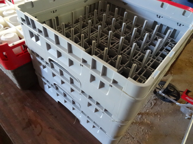 lot 61 image: 2 dishwasher racks