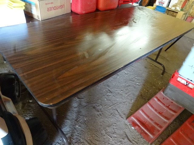 lot 62 image: 72 x 32 folding table