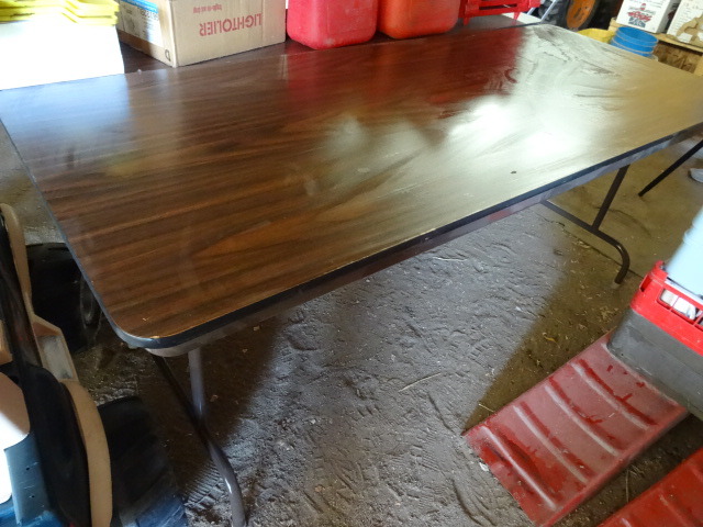 lot 63 image: 72 x 32 folding table