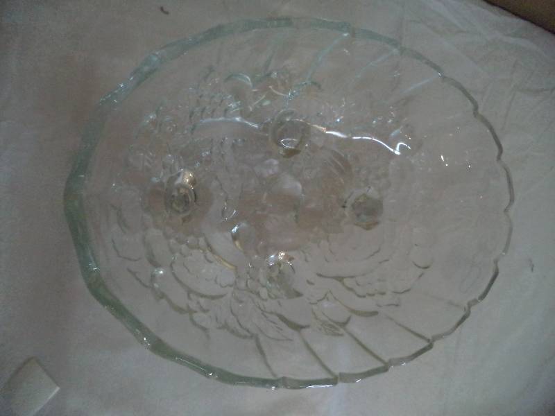Footed glass bowl
