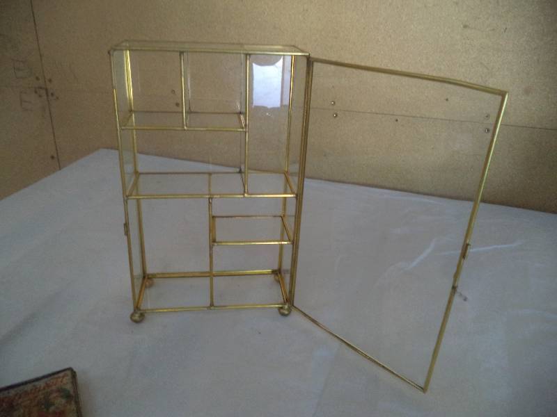 Display case and cigarette case
