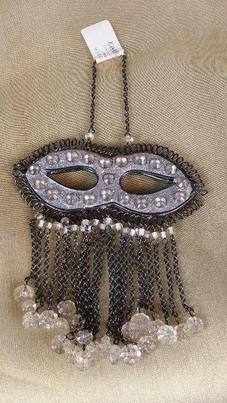 lot 75 image: Katherines Collection Masquerade