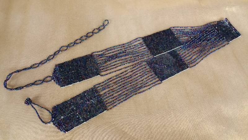 lot 103 image: Beaded Irredescent Belt